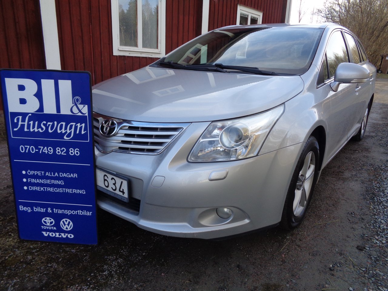 Toyota Avensis Kombi 2.0 FULL...