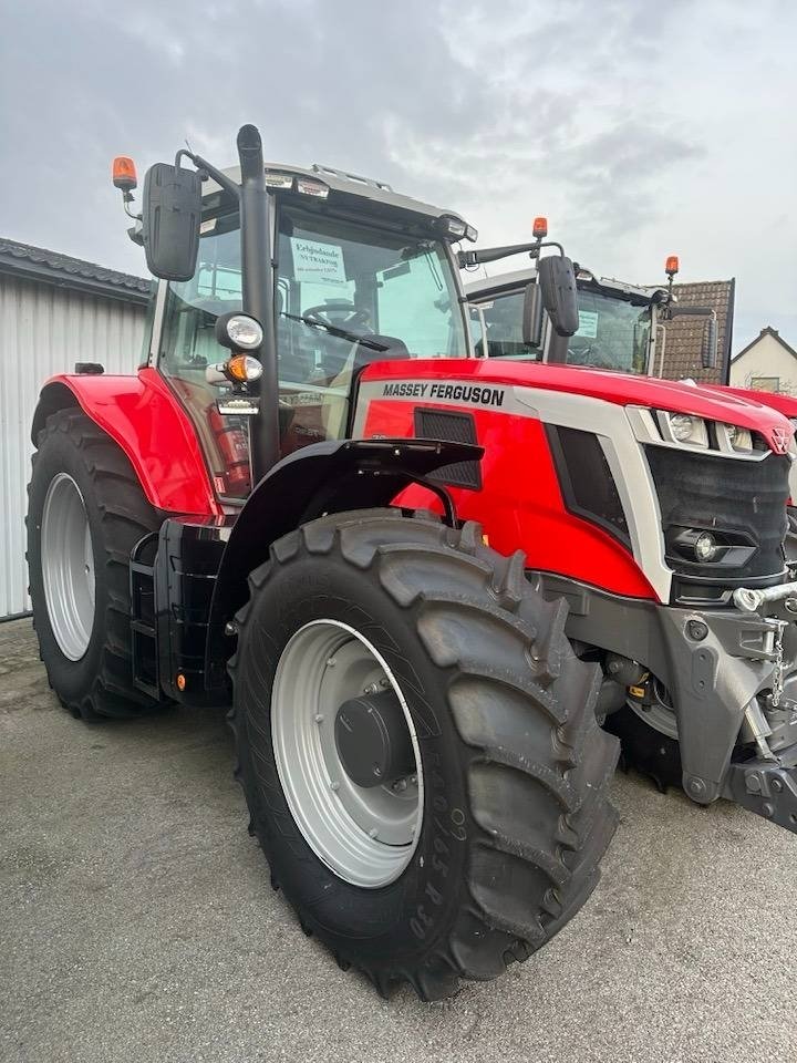 Massey Ferguson 7S.180 Dyna-6...