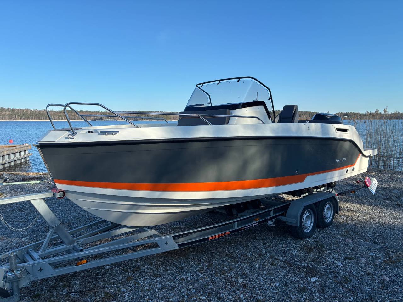 UTTERN S65 med MERCURY 200 HK...