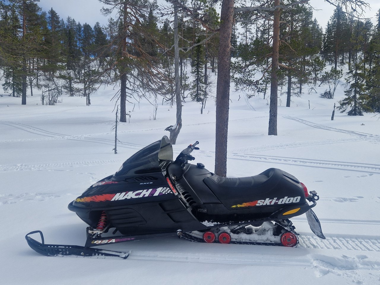 Ski-Doo Mach 1 Trippel - 477k...