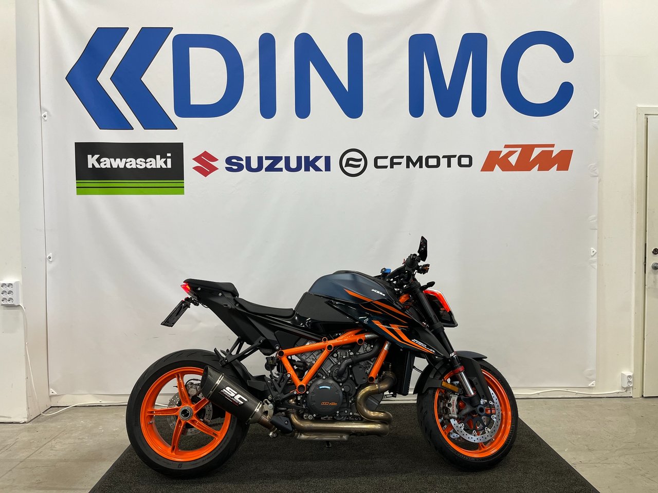 KTM 1290 SUPER DUKE R "Välutr...