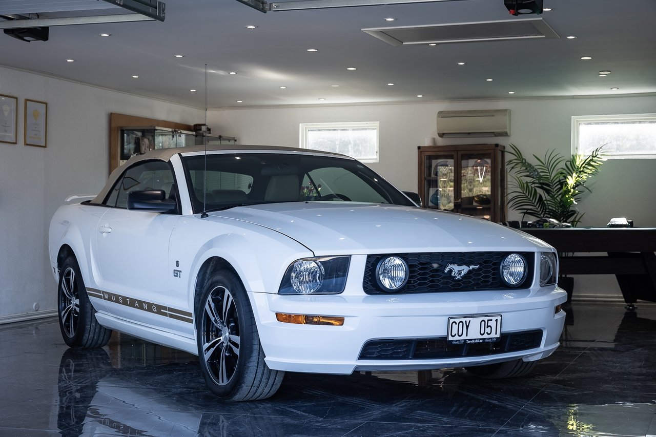 Ford Mustang GT Convertible G...