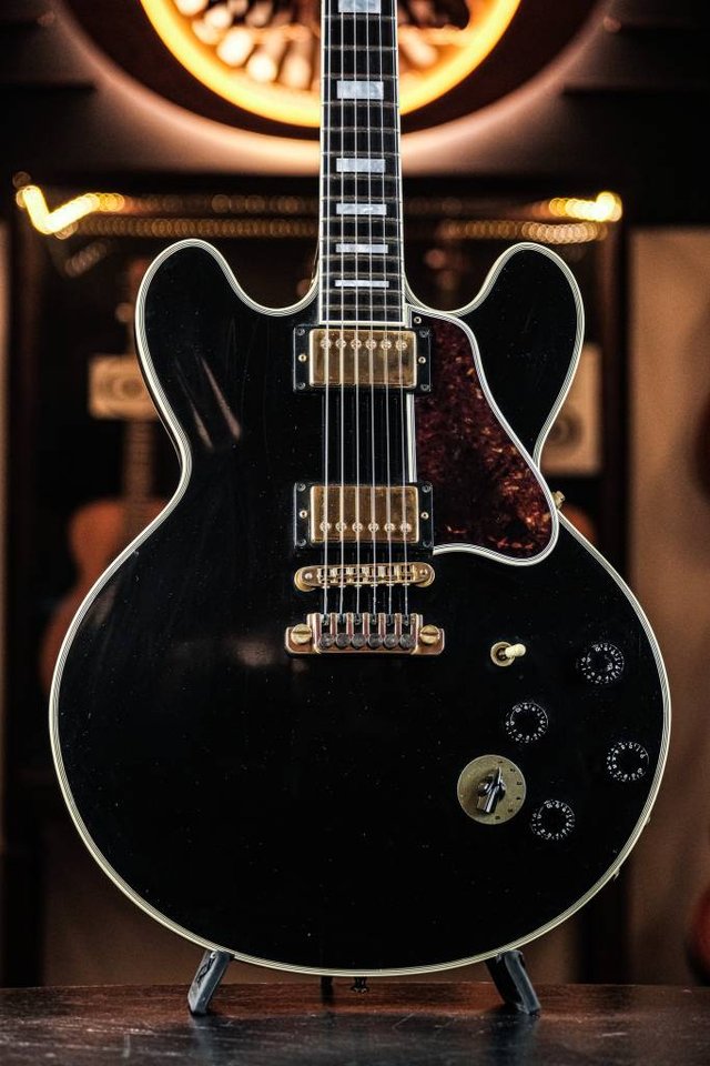 1998 Gibson Lucille BB King S...