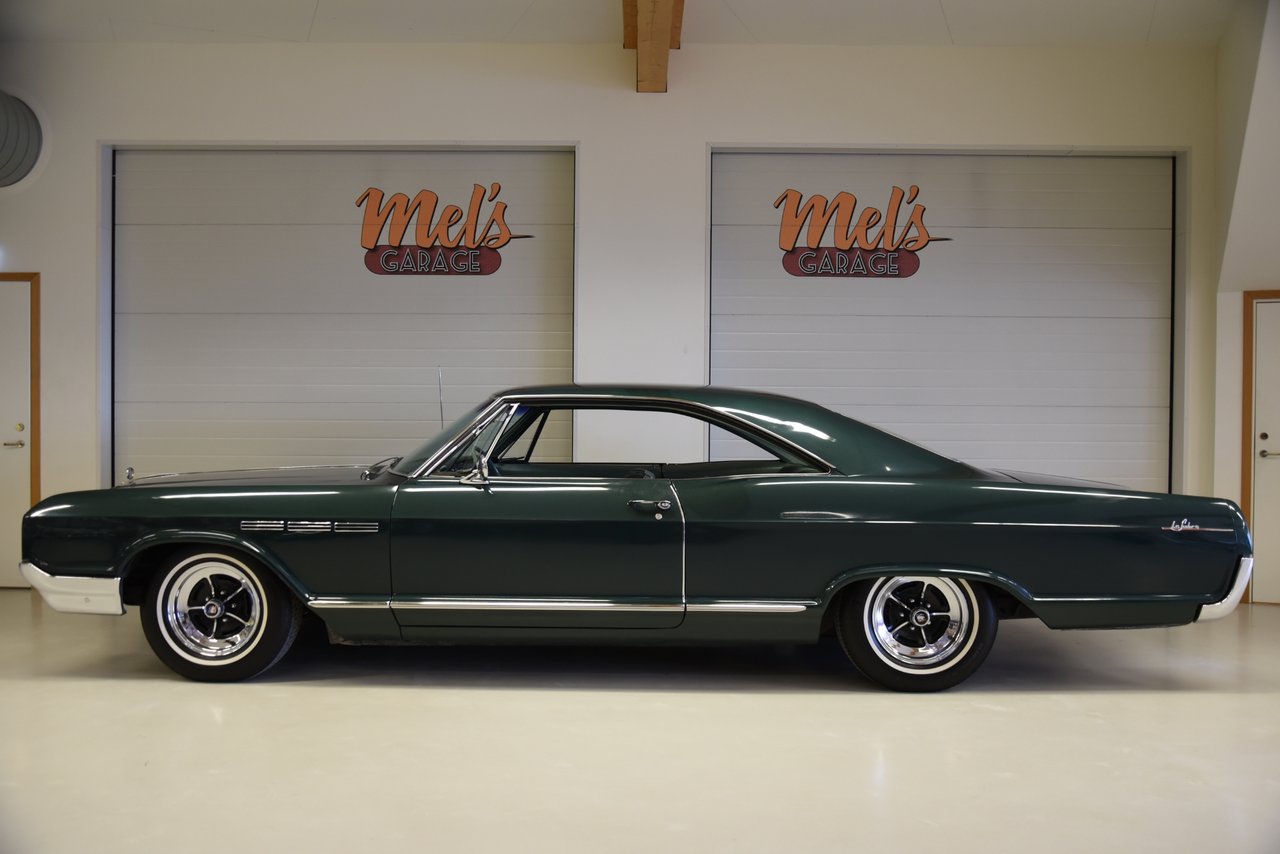 Buick Le Sabre Sport Coupe 2-...