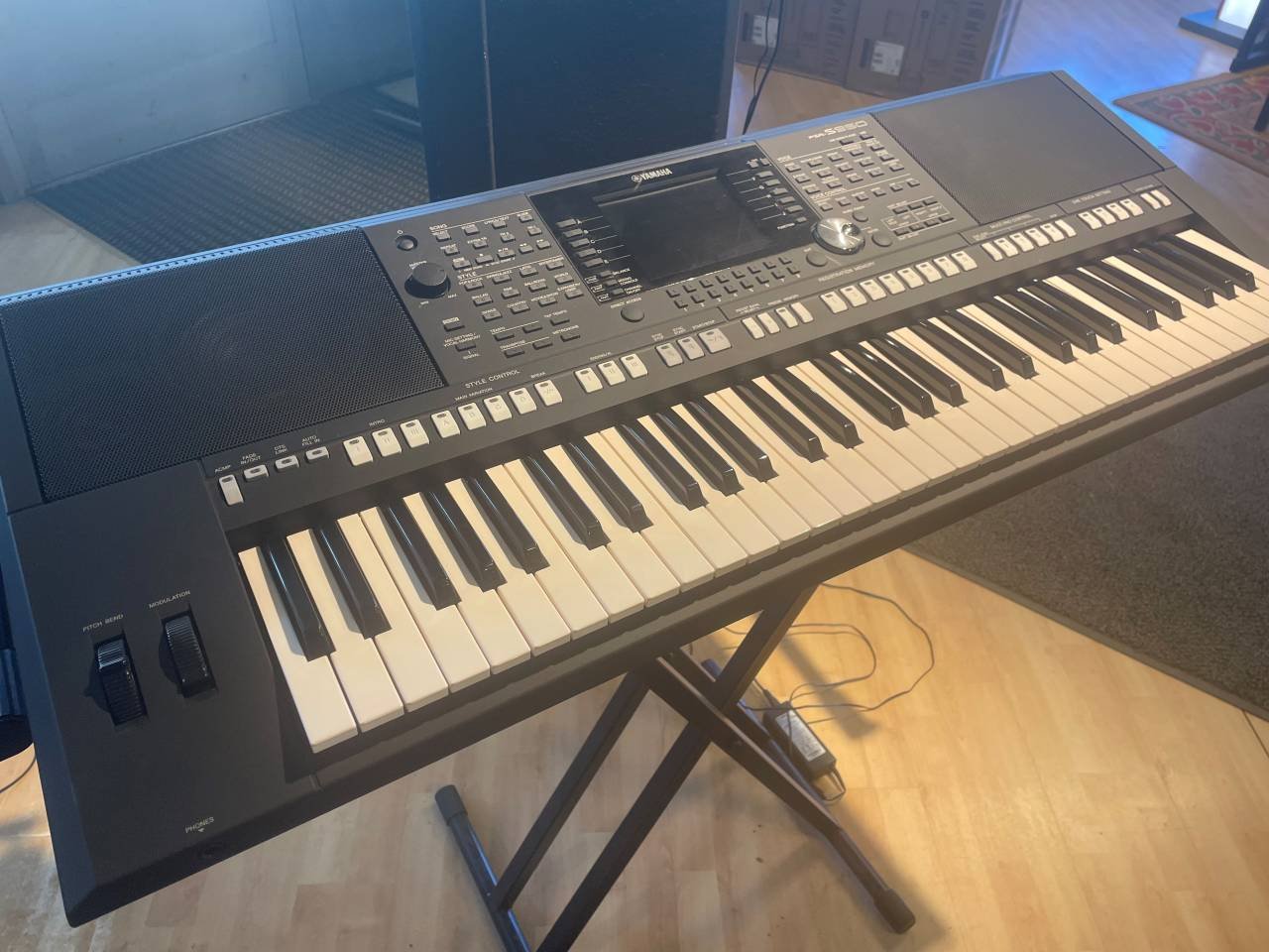 Yamaha PSR-S950 keyboard