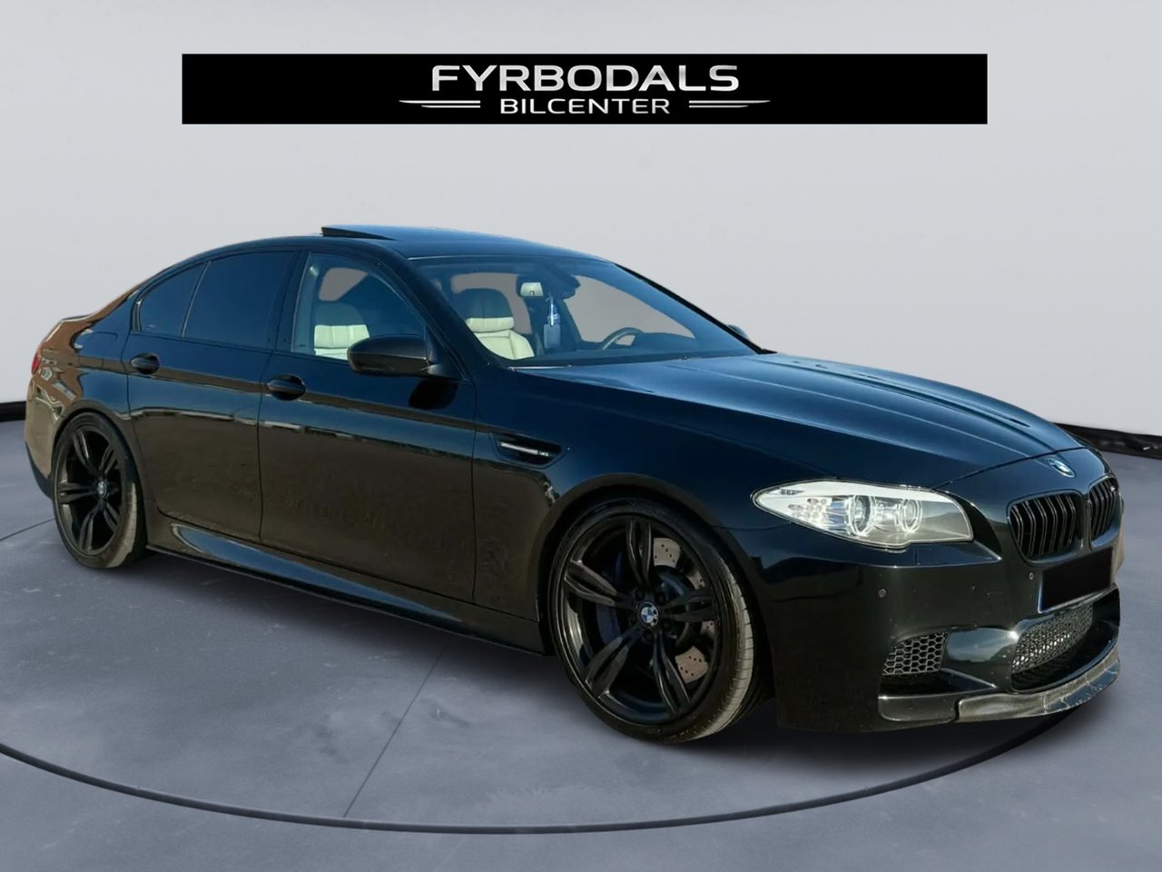 BMW M5 560hk V8 4.4 L RWD DCT...