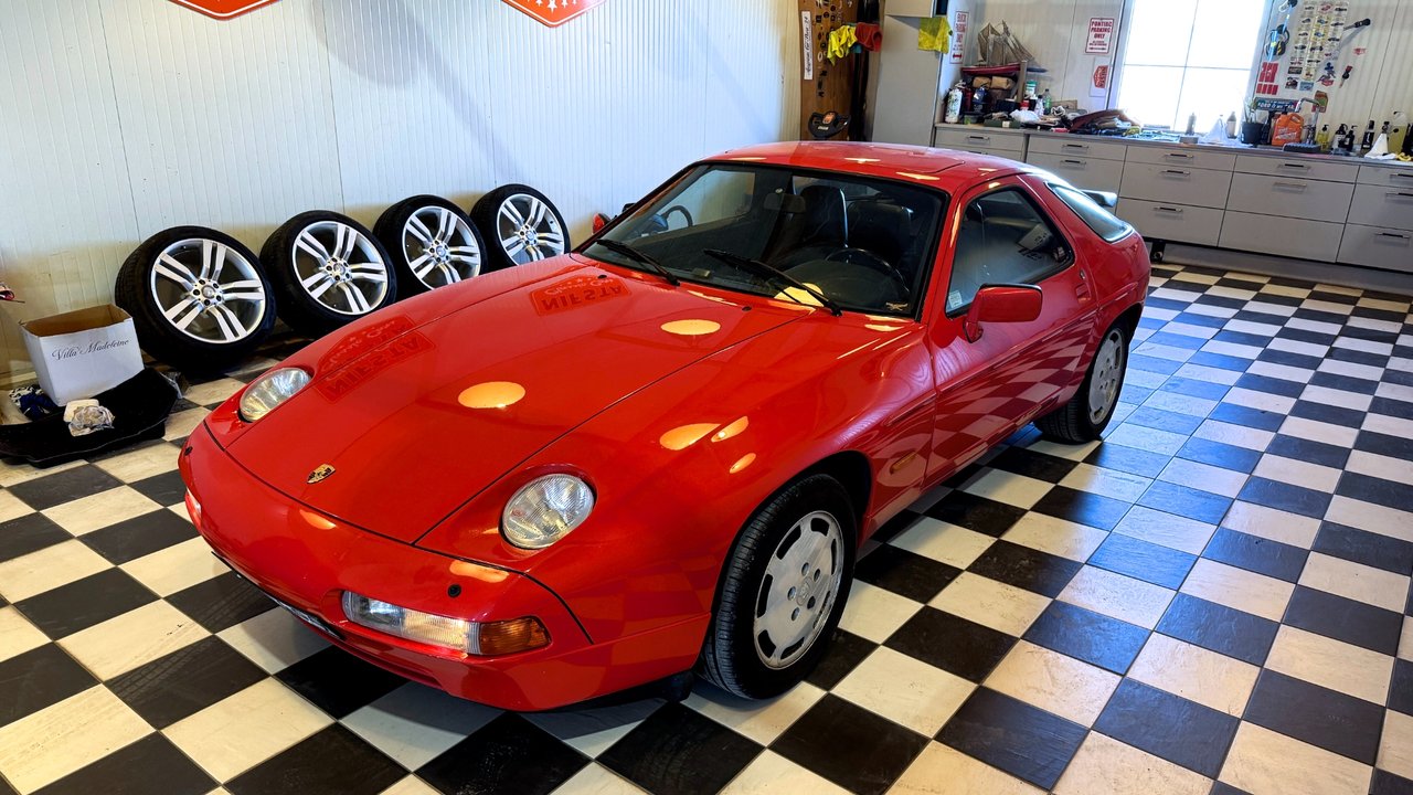 Porsche 928 S4