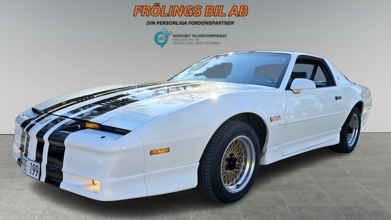 Pontiac Firebird Trans Am GTA...