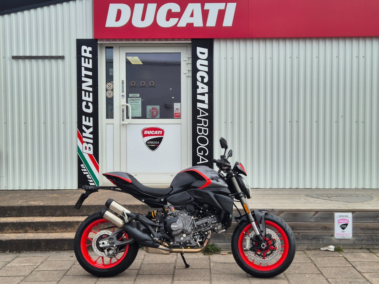 Ducati Monster V2 *NYHET*