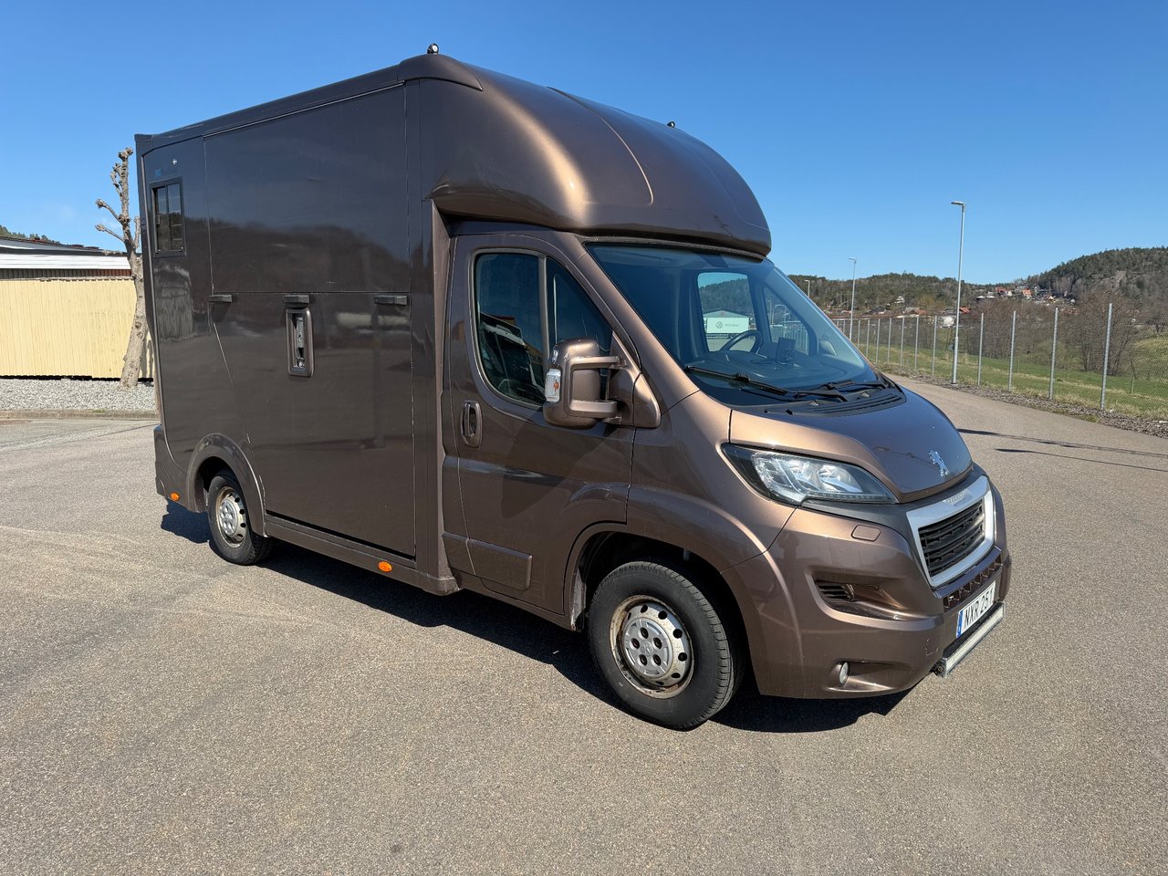 Peugeot Boxer Hästlastbil las...