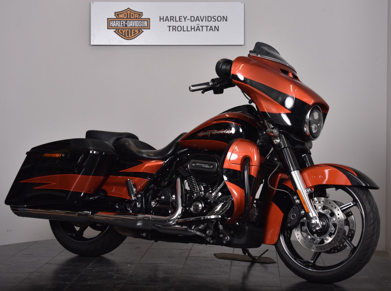 Harley-Davidson CVO Street Gl...