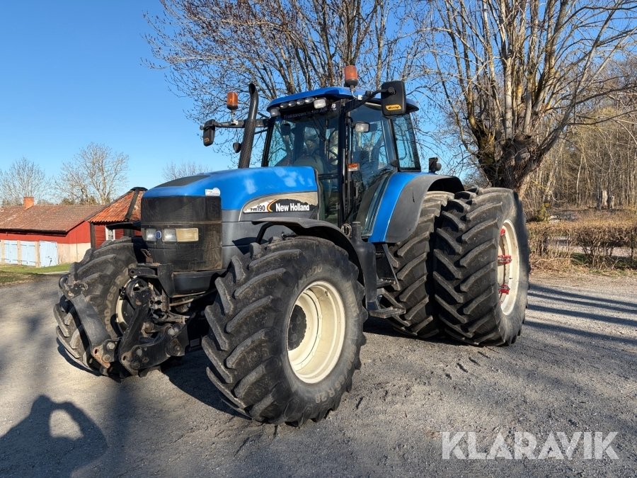 Traktor New Holland TM190