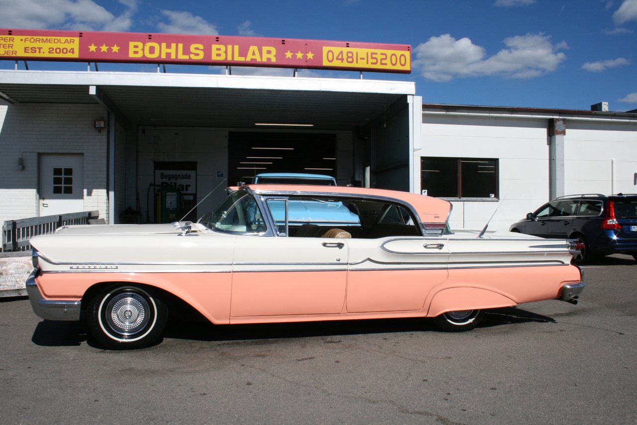 Mercury Montclair 4-Door Turn...