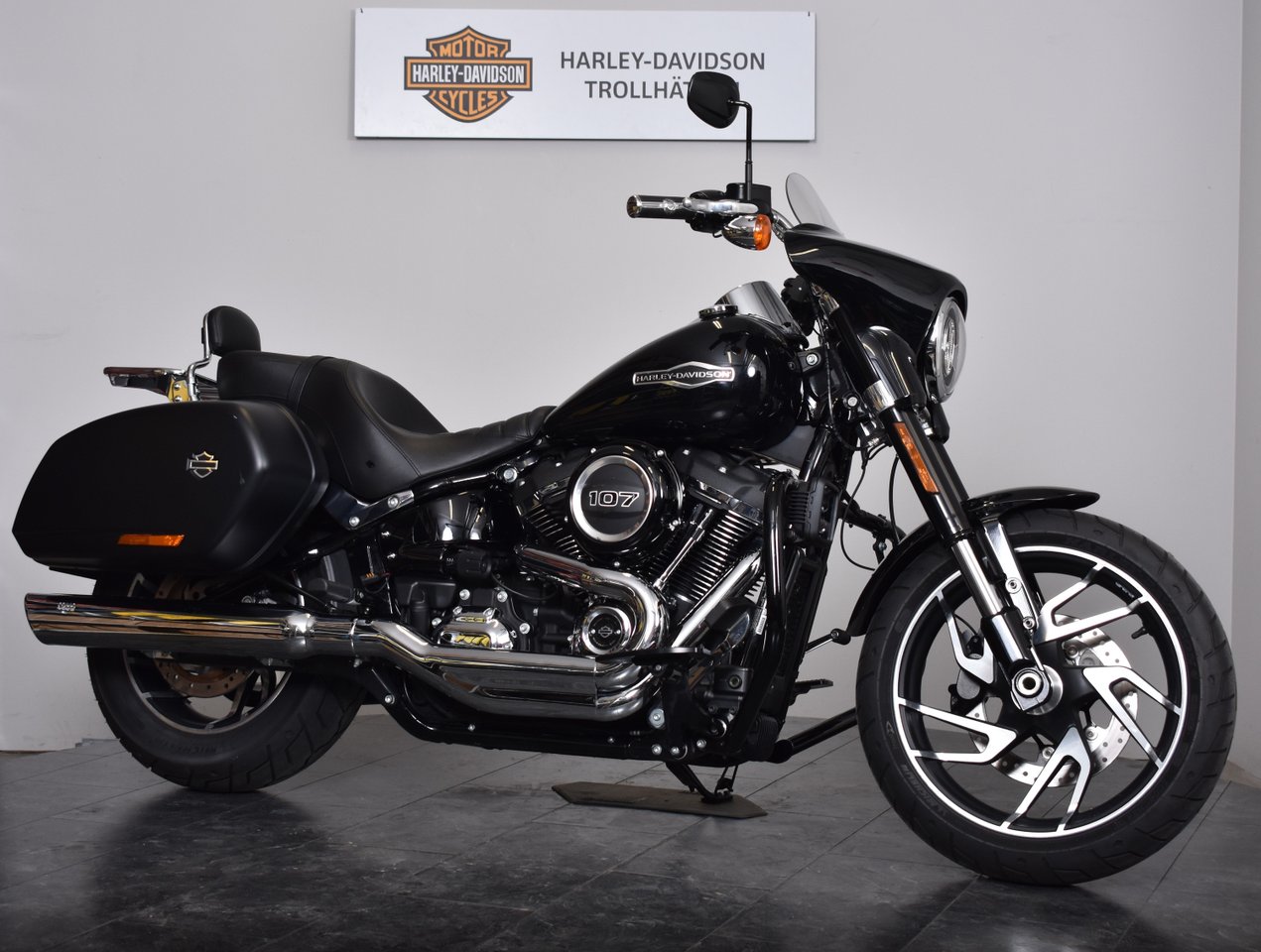 Harley-Davidson Sport Glide S...