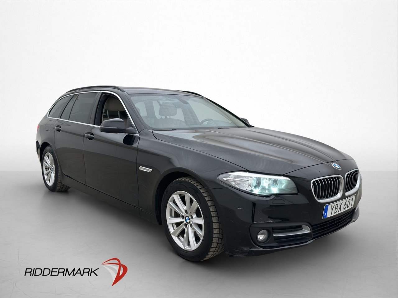 BMW 520d xDrive 190hk Läder K...