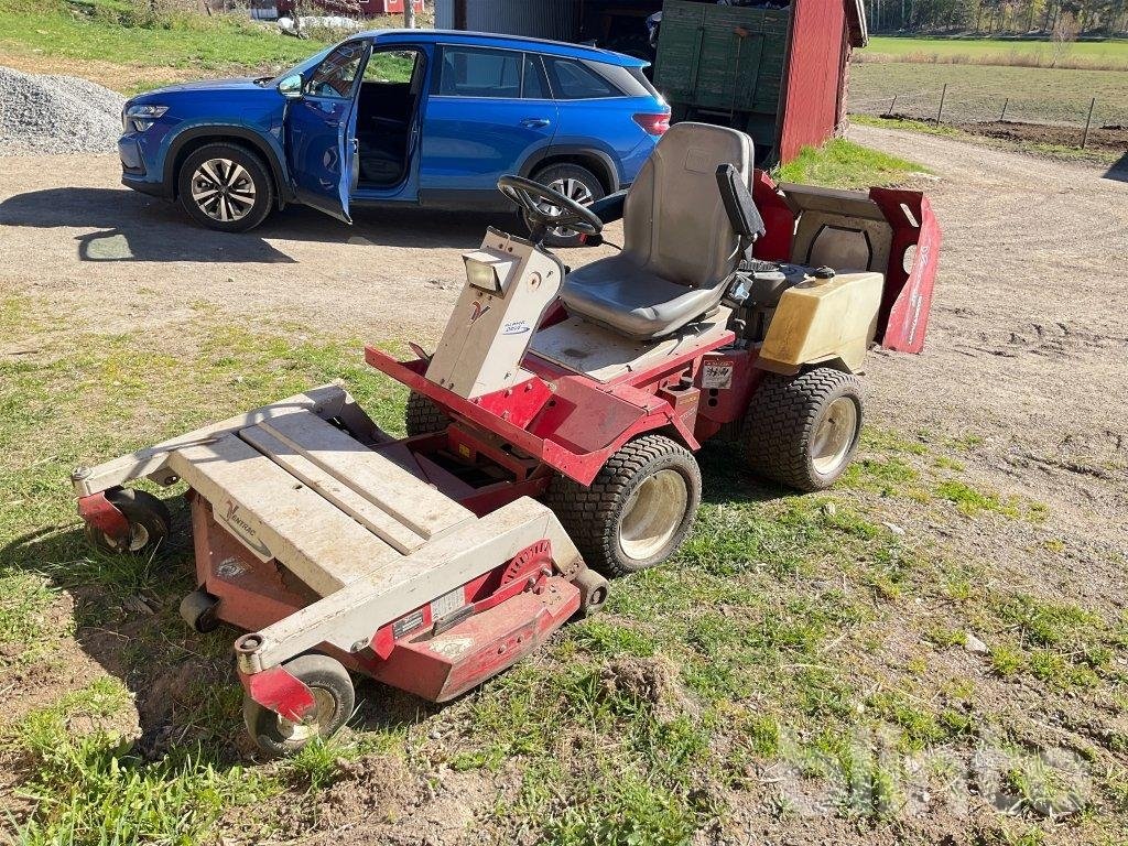 Åkgräsklippare Ventrac 3000 L...