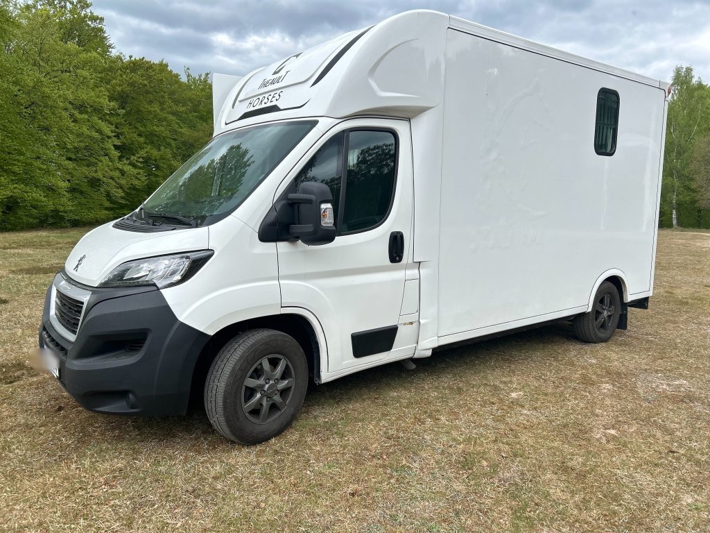 Hästlastbil PEUGEOT