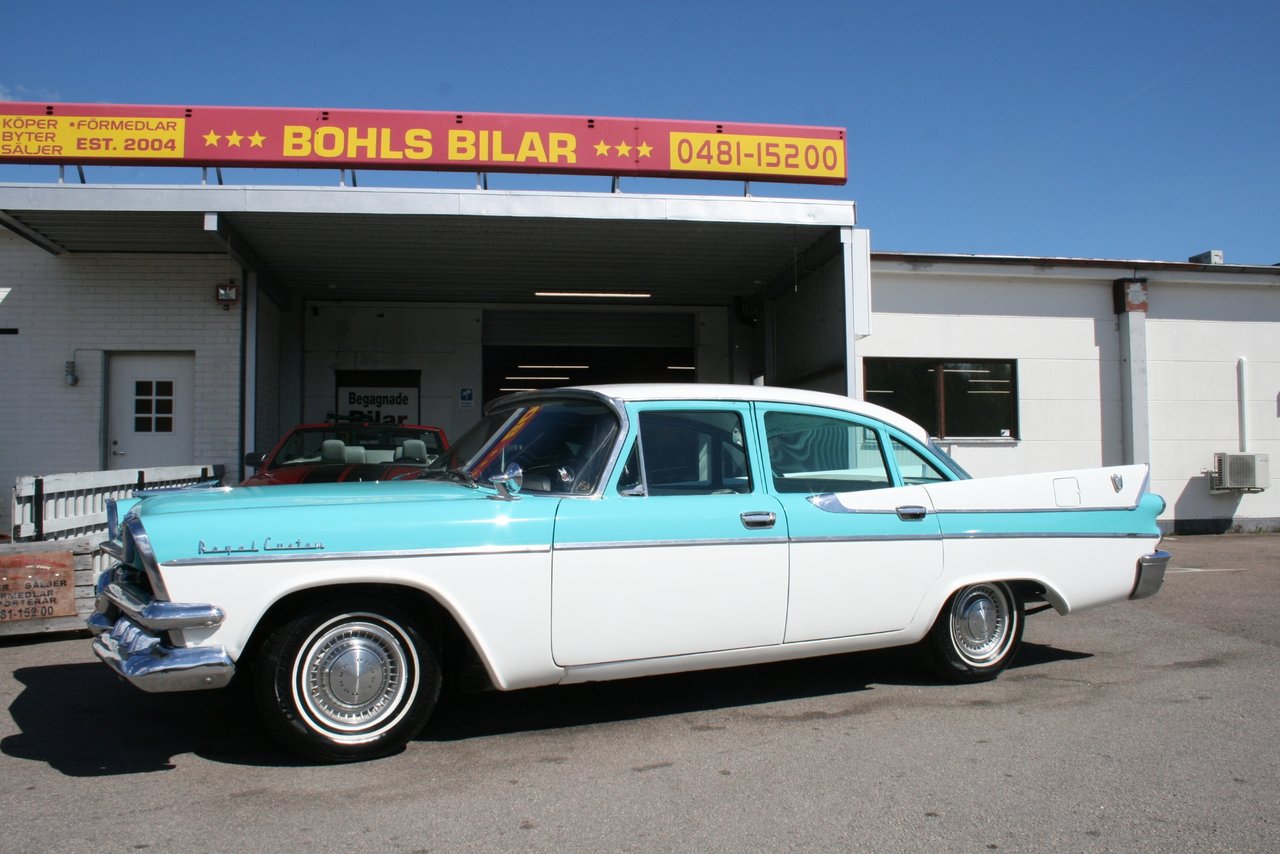 Dodge Custom Royal 4 Door Sed...