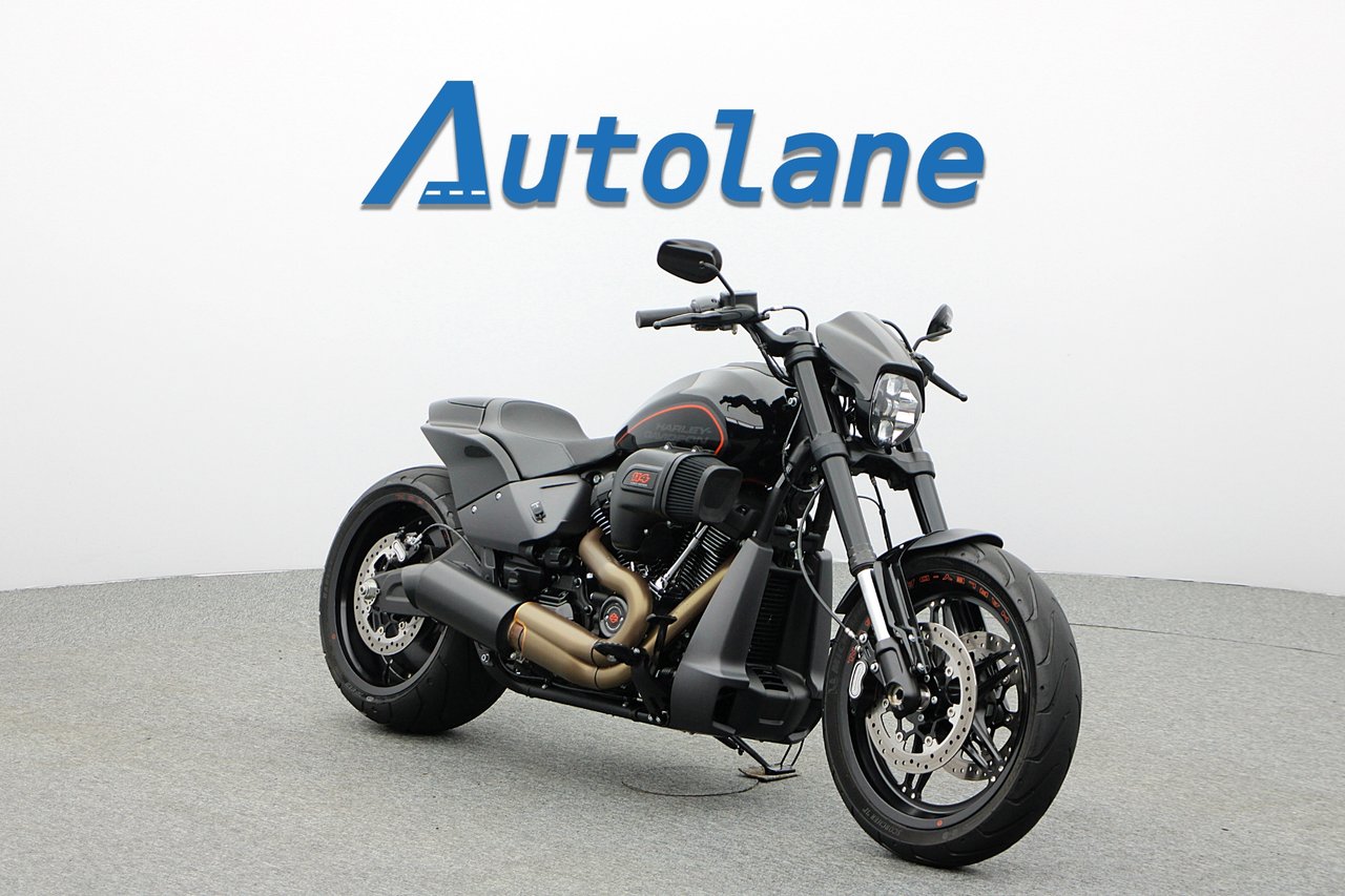 Harley-Davidson FXDR Milwauke...