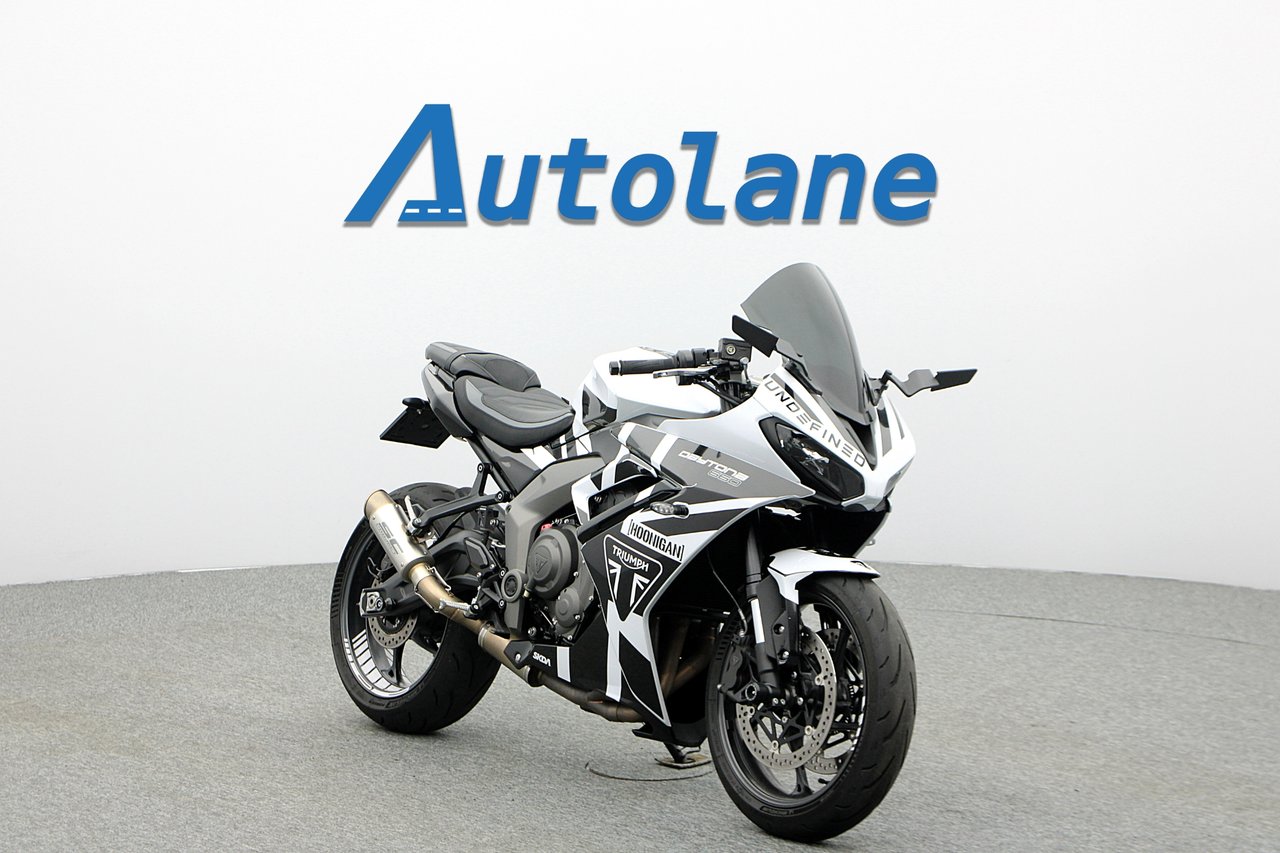 Triumph Daytona 660 *SC Proje...