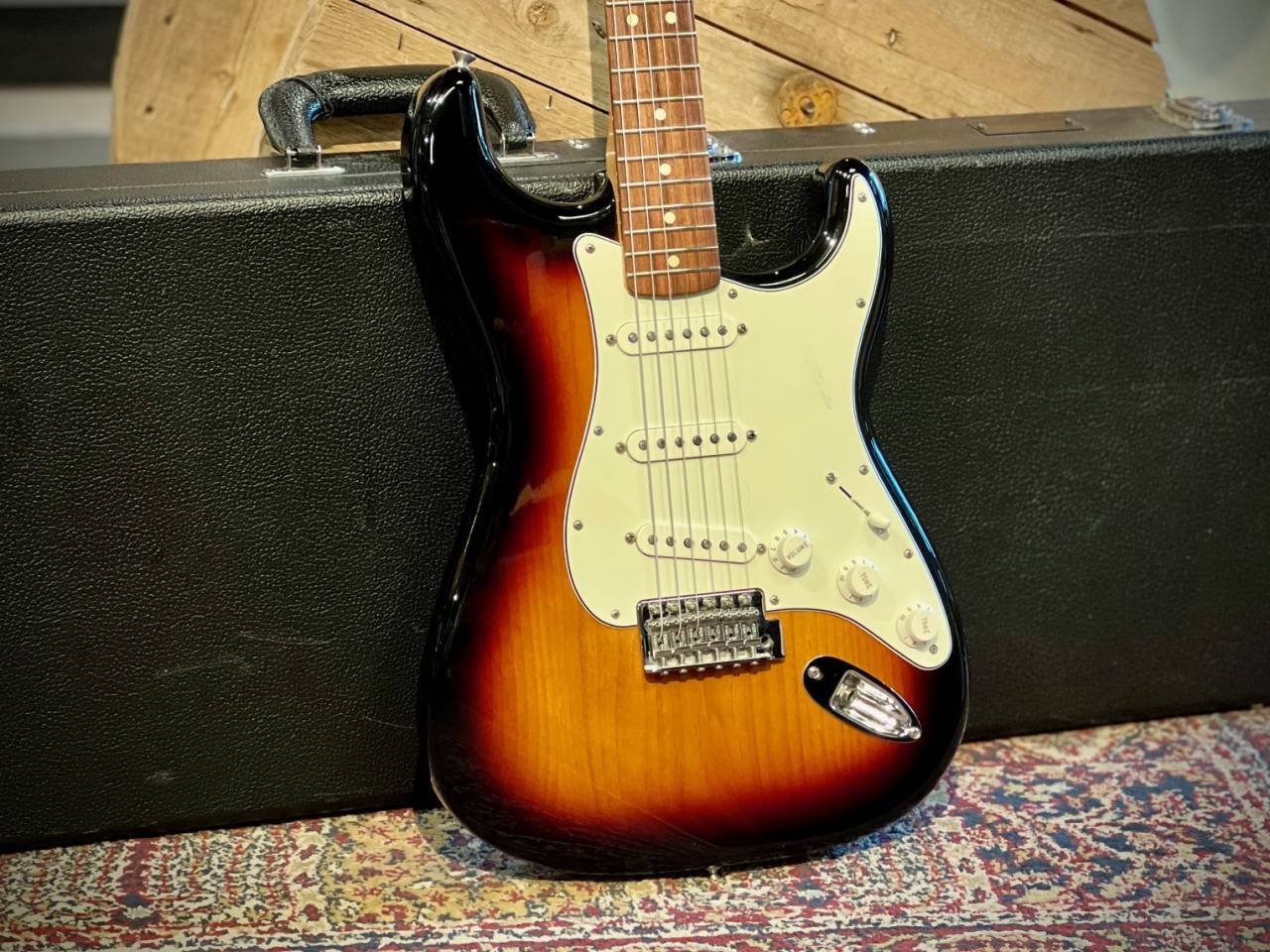 Fender Standard Stratocaster ...