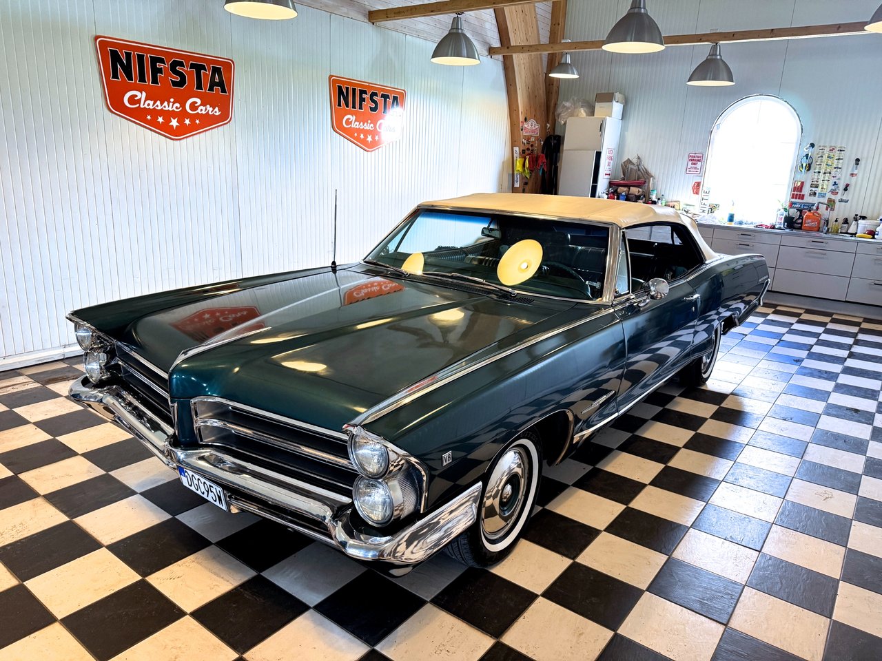 Pontiac Parisienne K Ö P E S