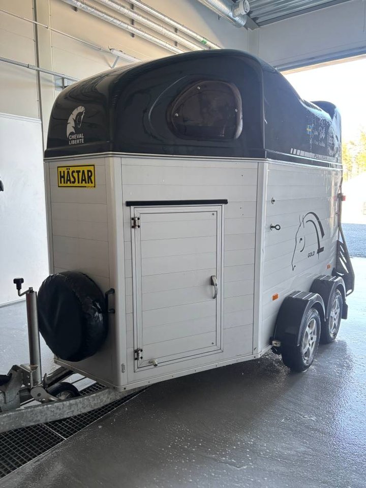 Cheval Pullman v2 / 2019 / Sa...