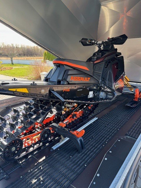 Polaris 9R Switchback, Brende...