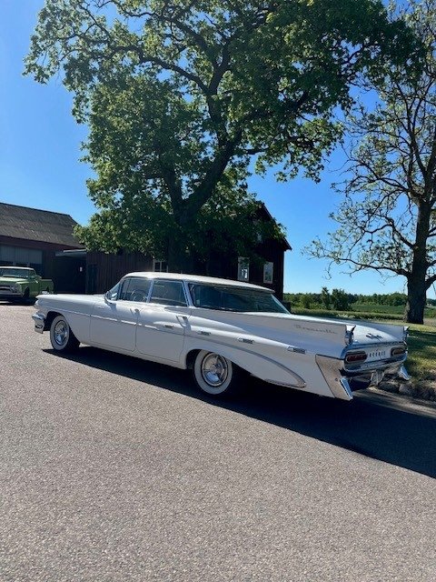 Pontiac Bonneville Vista 6.4 ...