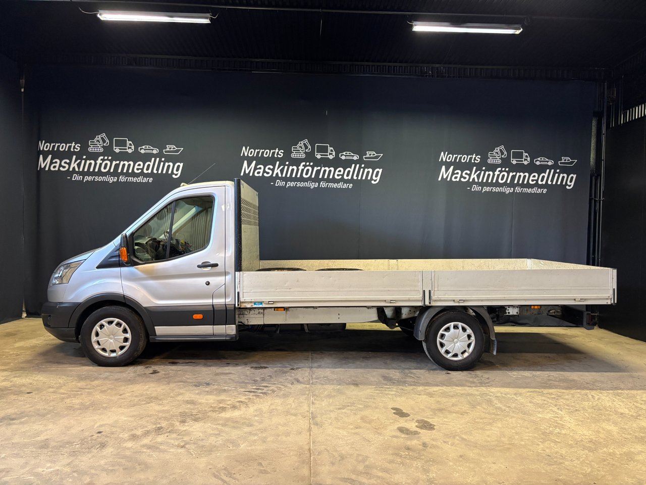 Ford transit 350 Chassi Cab 2...