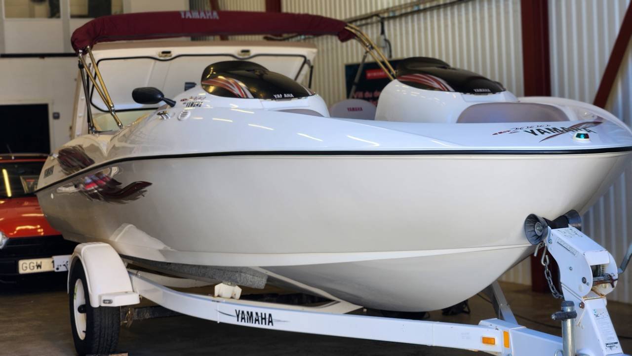 Yamaha LS2000 2001 270hk JetB...