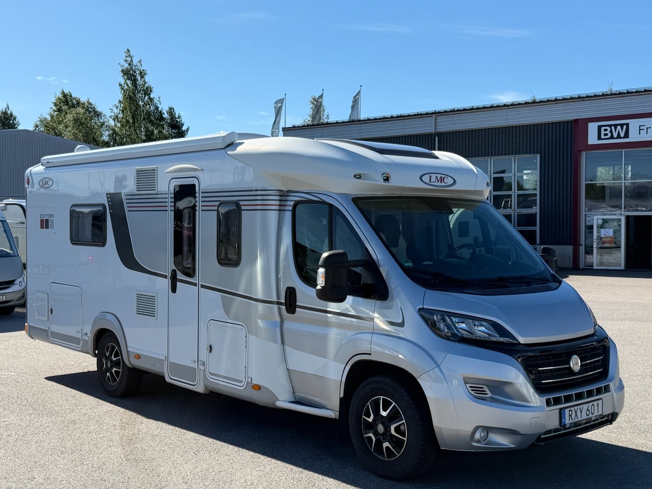 LMC T712 Edition Långbäddar -...