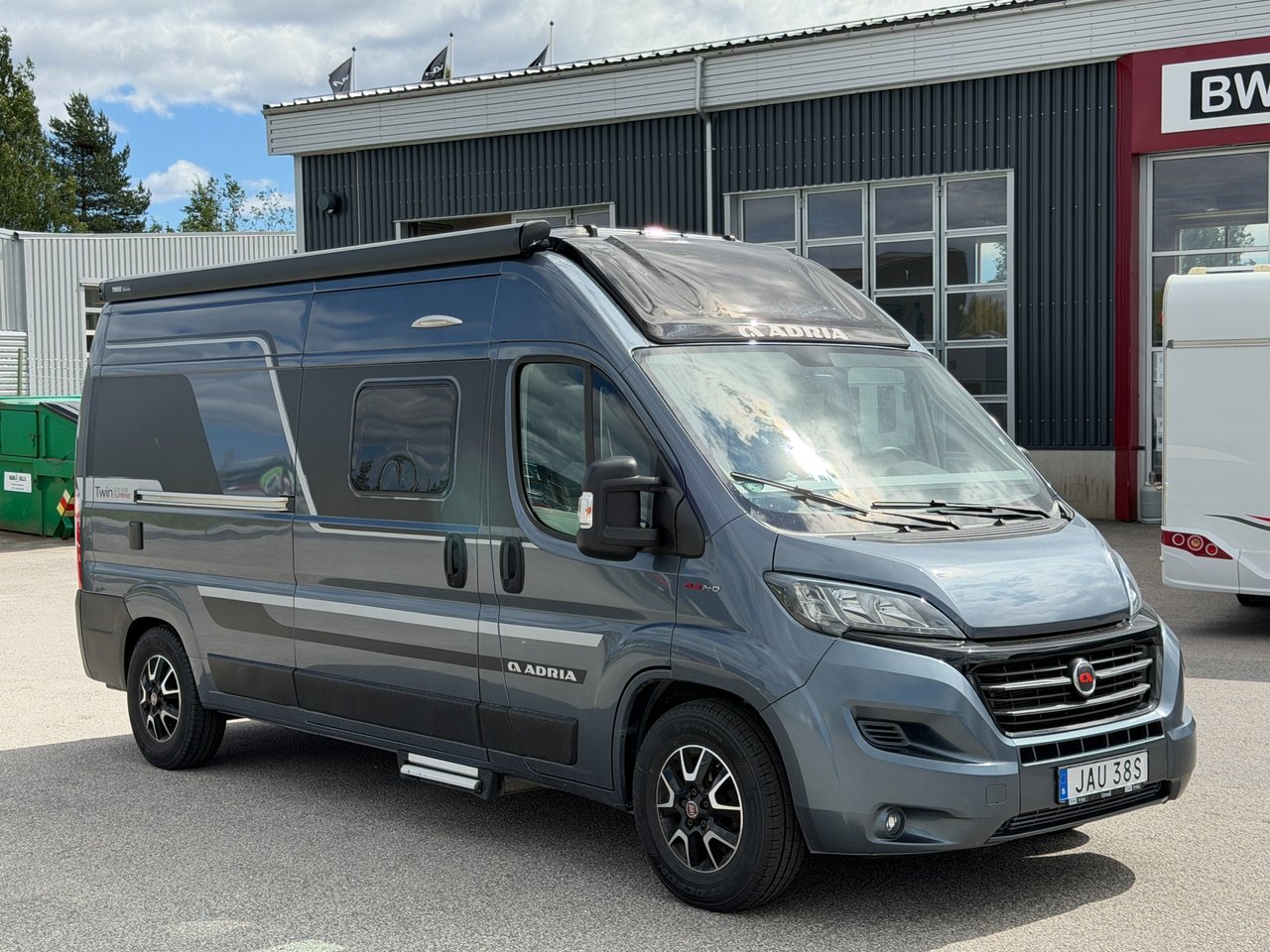 Adria TWIN 600 SPB Supreme Dr...