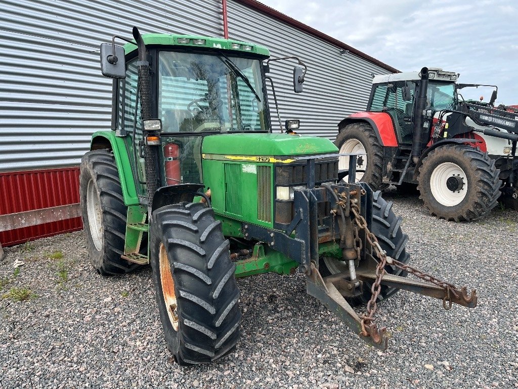 John Deere 6210