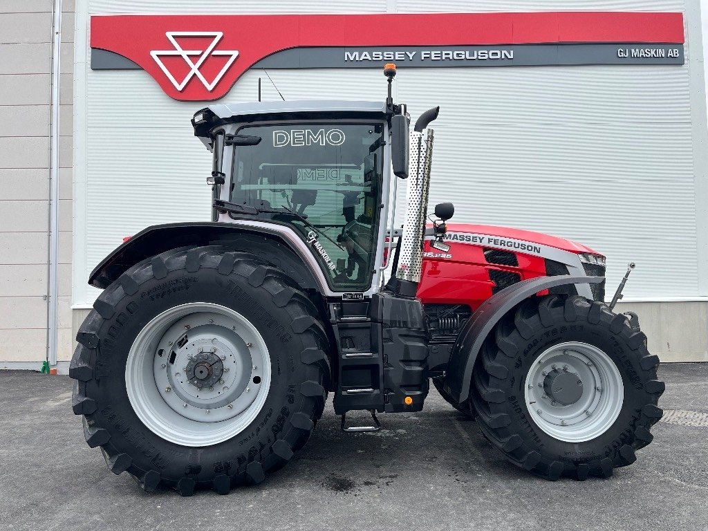Massey Ferguson 8S.225 DYNA-V...