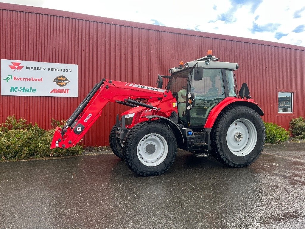 Massey Ferguson 5613