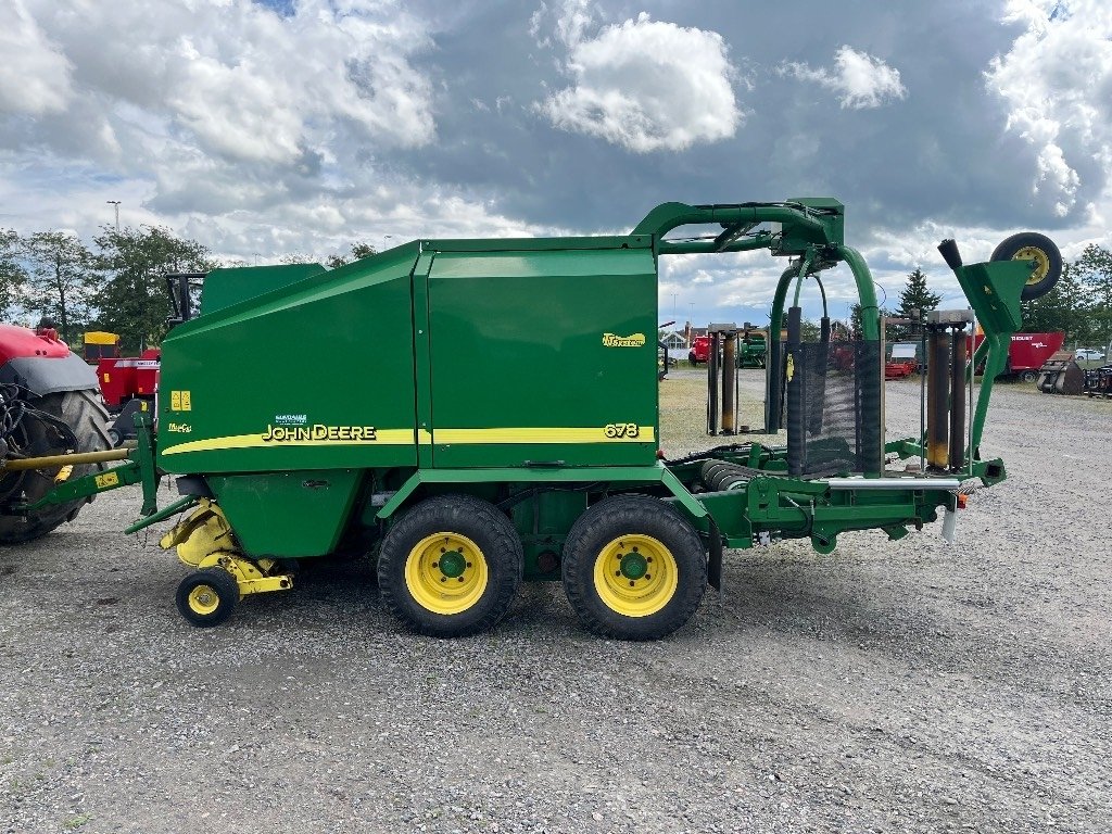 John Deere 678