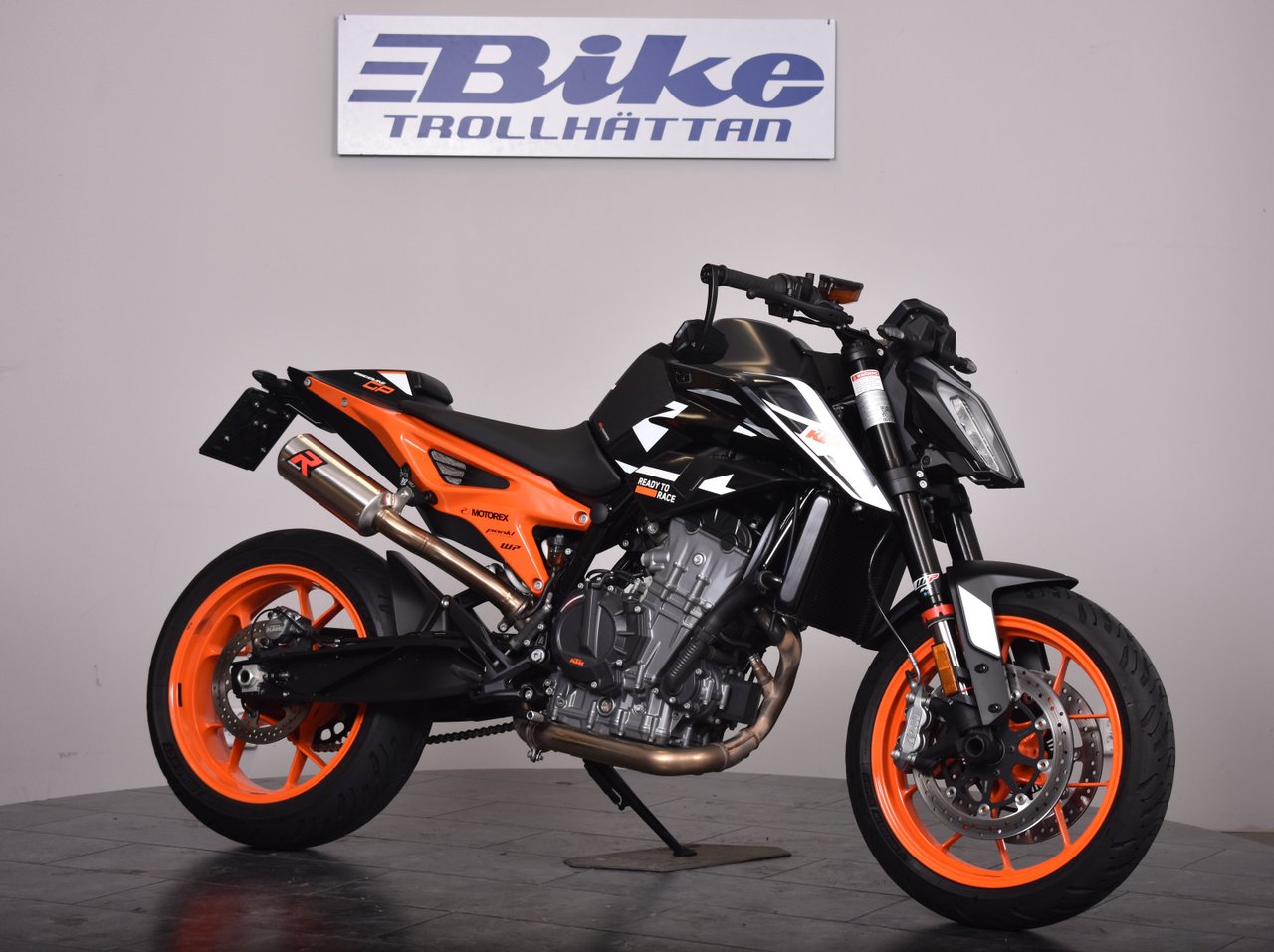 KTM 890 DUKE GP | DOMINATOR D...