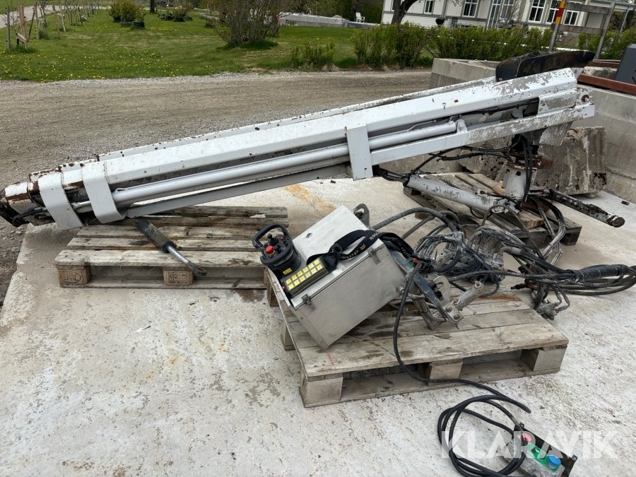 Hydraulisk teleskopränna/beto...
