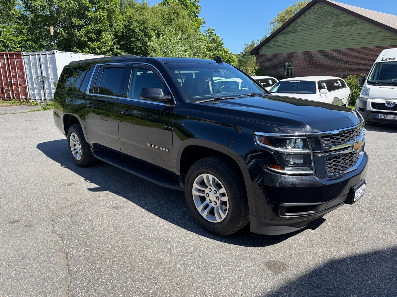 Chevrolet Suburban 1500 LT 8-...