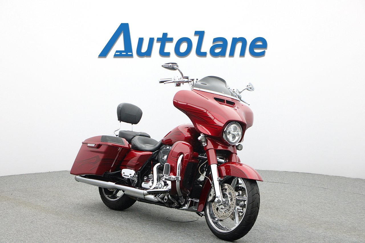 Harley-Davidson Street Glide ...