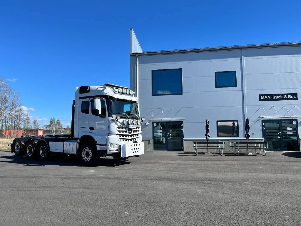 Mercedes-Benz Arocs 8x4-4 Plo...