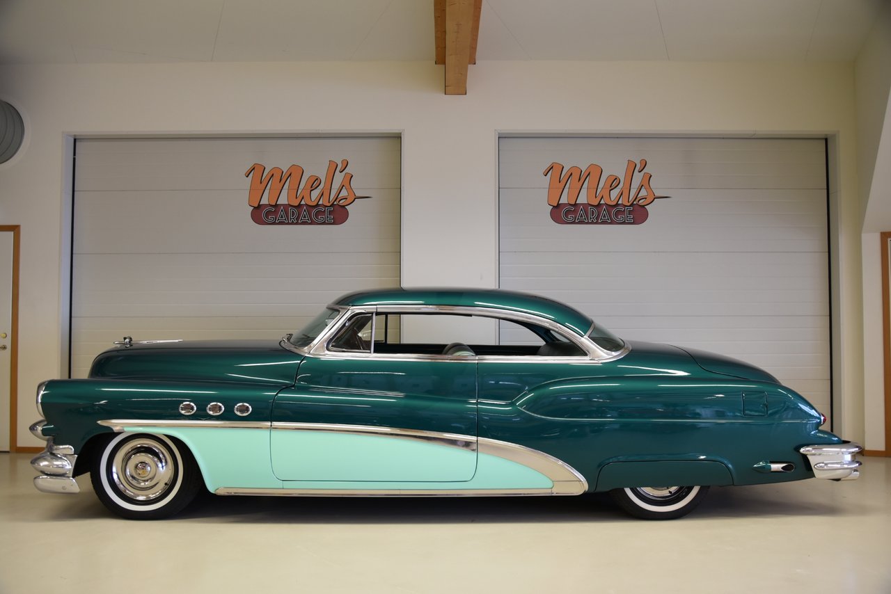 Buick Super Riviera Custom V8...