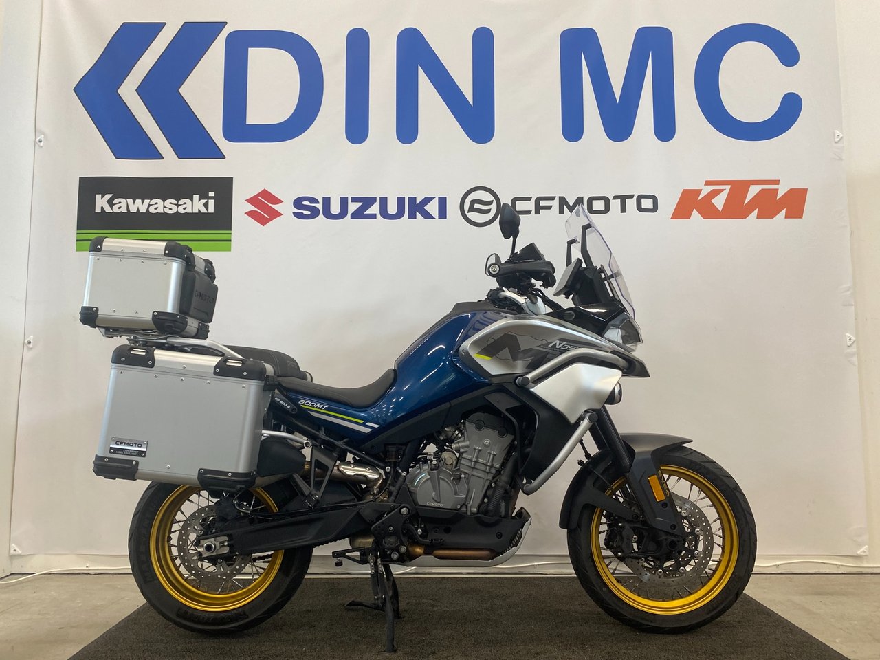CFMOTO 800MT "välutrustad låg...