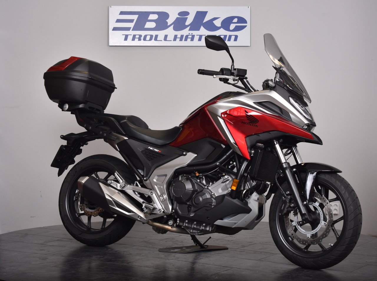 Honda NC750X/ LÅGA MIL/ TOPBO...