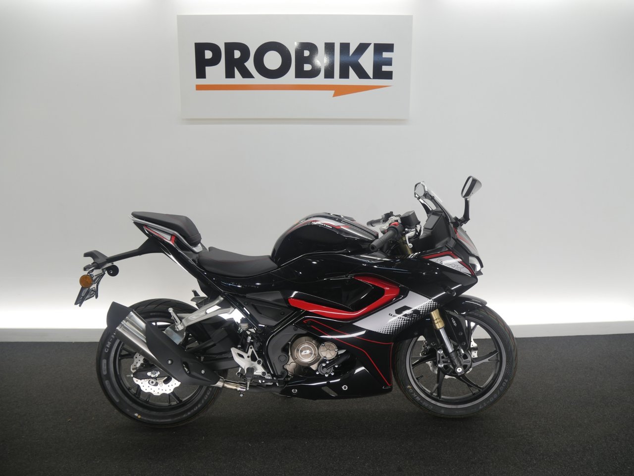 QJ Motor SRK 125 R - Förbeställ