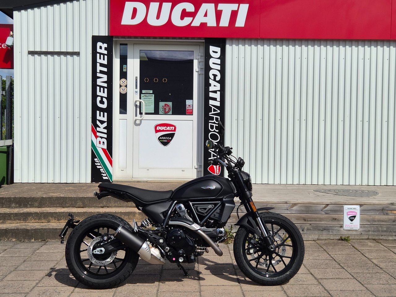 Ducati Scrambler Icon Dark *K...