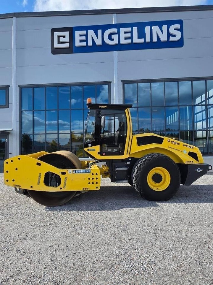 Bomag BW216D-5, Uthyres/For R...