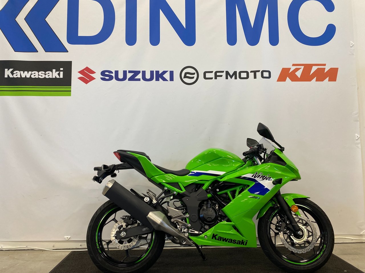 Kawasaki Ninja 125 "Fabriksny...