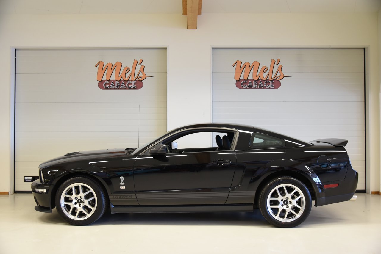 Ford Mustang Shelby GT500 V8 ...